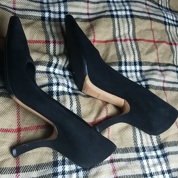 Prada Suede Black Pump - Picture 5 of 8